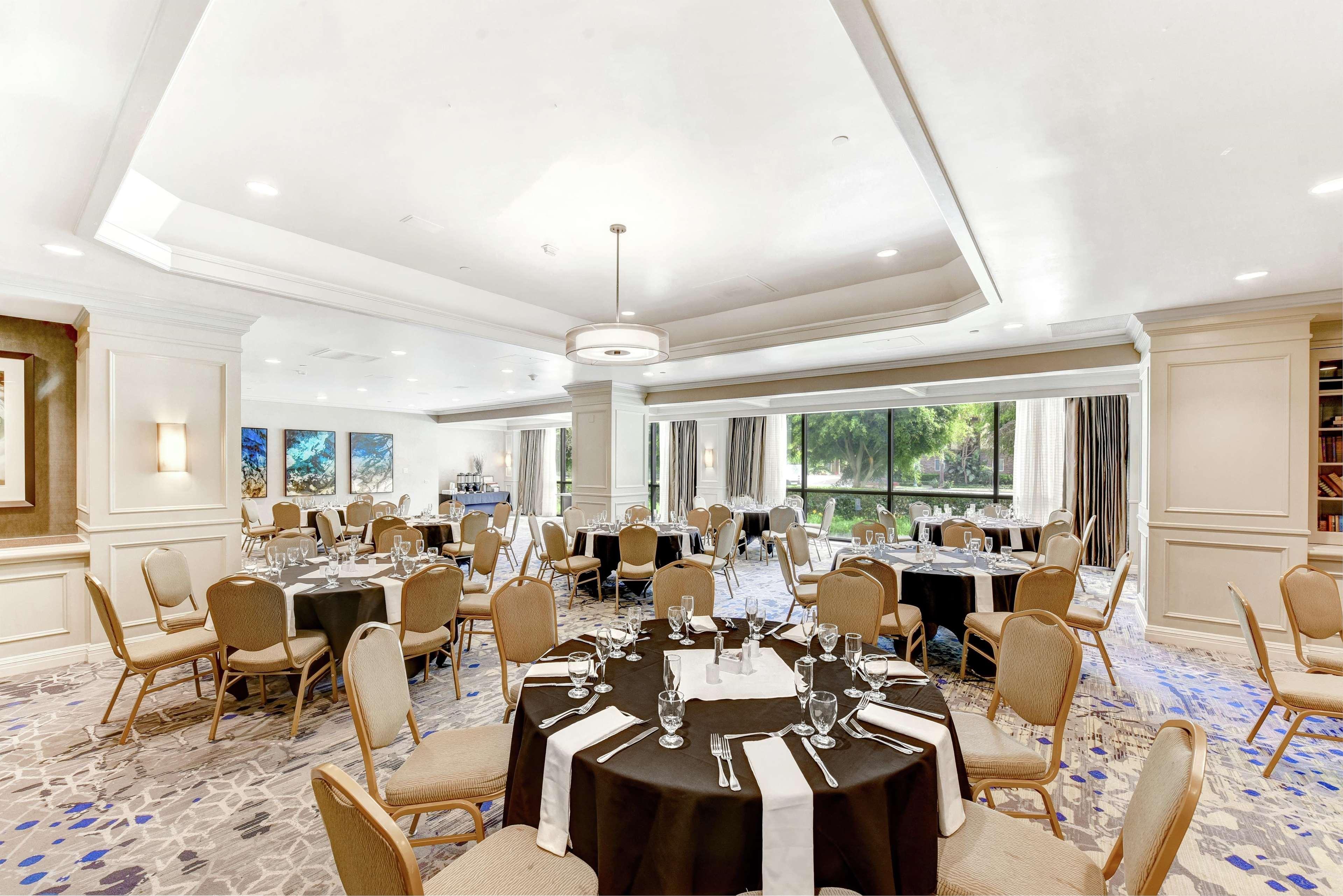 Embassy Suites By Hilton Anaheim-Orange Eksteriør bilde