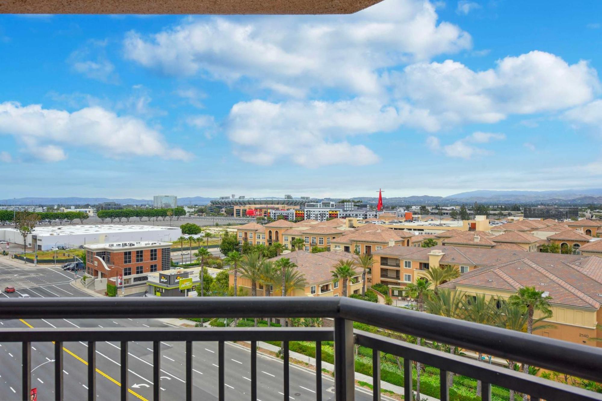 Embassy Suites By Hilton Anaheim-Orange Eksteriør bilde